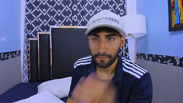 MilanZaire online show from October 2025 12:44:02 AM