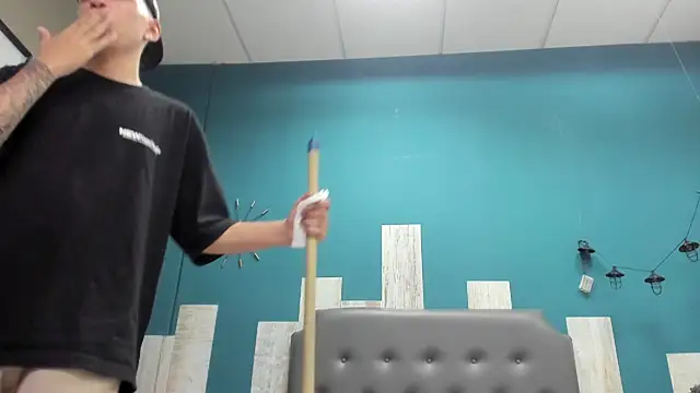 Snapshot of Rhaegal_hot chatting on December 2024 05:15:01 PM Rhaegal hot online show from December 2024 05:15:01 PM