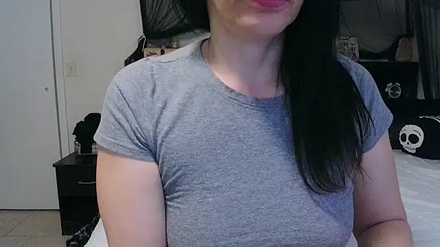 Snapshot of CrystalLakeXO chatting on April 2026 10:39:02 AM CrystalLakeXO online show from April 2026 10:39:02 AM