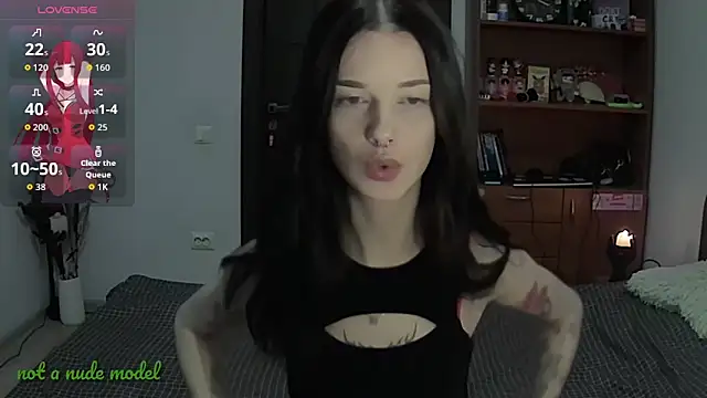 Snapshot of Miya_Dream_UKR chatting on November 2025 01:50:01 PM Miya Dream UKR online show from November 2025 01:50:01 PM