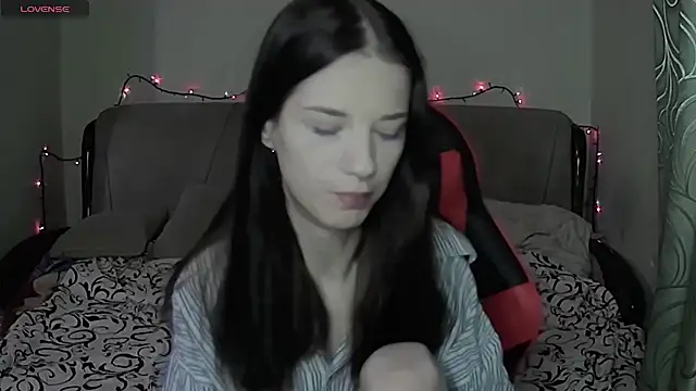 Snapshot of Miya_Dream_UKR chatting on November 2025 01:58:01 PM Miya Dream UKR online show from November 2025 01:58:01 PM