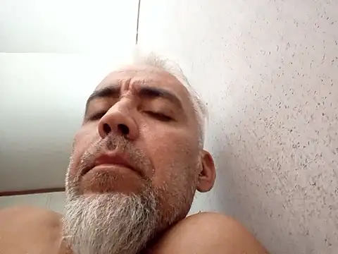 Xoc8  online show from October 2025 05:04:02 AM