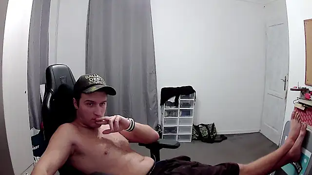 PKrisztian online show from October 2025 06:29:01 PM