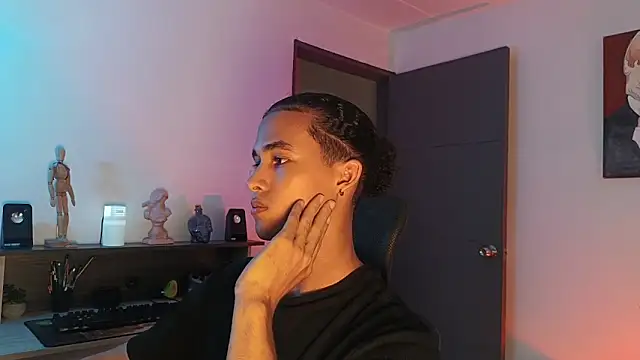 alejo x3 online show from September 2025 10:25:02 PM