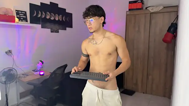 Kisan Smith online show from October 2025 03:38:02 AM