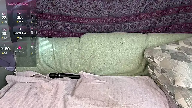 GlitterKitty108 online show from December 2025 02:13:01 PM