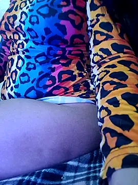 Snapshot of Noraa5 chatting on December 2025 01:22:01 AM Noraa5 online show from December 2025 01:22:01 AM