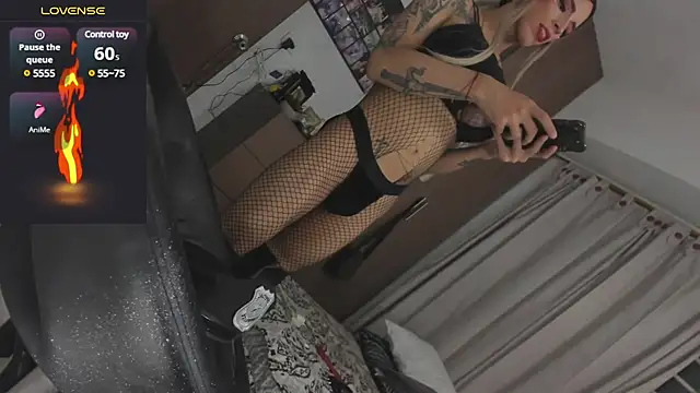 Snapshot of MissIvanna chatting on March 2025 01:43:01 AM MissIvanna online show from March 2025 01:43:01 AM