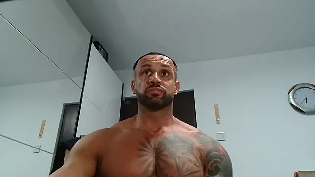 Snapshot of Magnificmuscles89 chatting on November 2025 04:40:02 PM Magnificmuscles89 online show from November 2025 04:40:02 PM