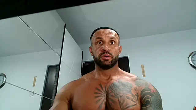 Snapshot of Magnificmuscles89 chatting on November 2025 03:47:01 PM Magnificmuscles89 online show from November 2025 03:47:01 PM