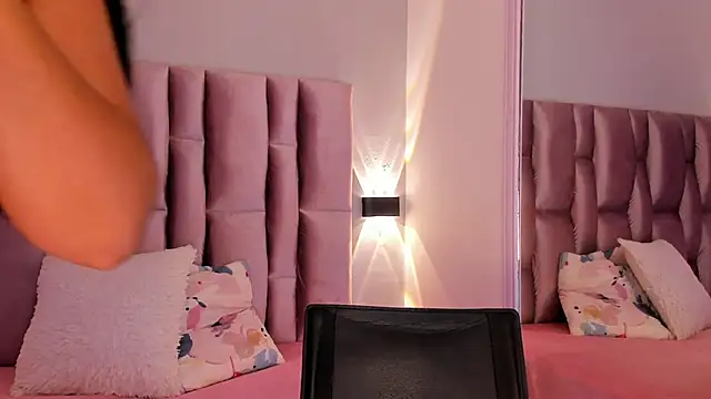 NikyBrookss online show from February 2025 12:59:01 PM