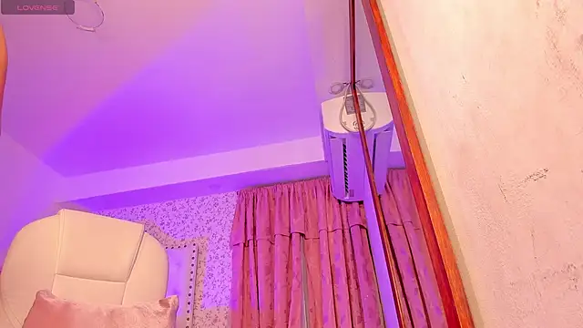 kitty roouse online show from February 2025 04:06:01 AM