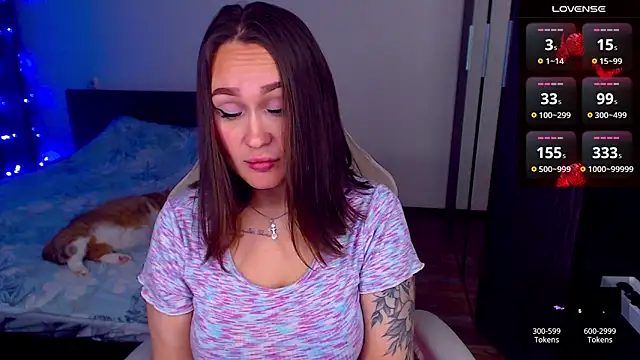 Snapshot of Cutie-Melanie chatting on October 2025 03:43:01 PM Cutie-Melanie online show from October 2025 03:43:01 PM