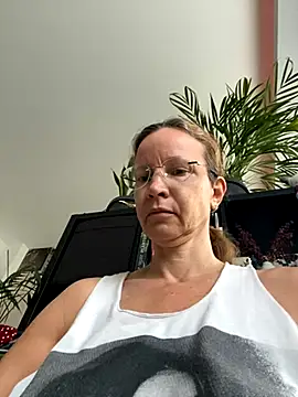 Snapshot of AnnikaRose chatting on September 2025 05:40:01 AM AnnikaRose online show from September 2025 05:40:01 AM