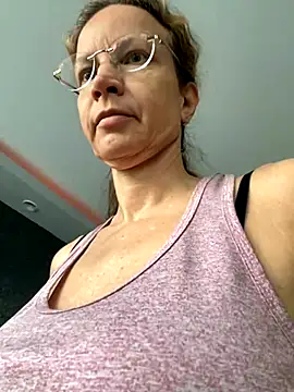 Snapshot of AnnikaRose chatting on September 2025 05:43:02 AM AnnikaRose online show from September 2025 05:43:02 AM