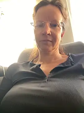 Snapshot of AnnikaRose chatting on September 2025 06:07:02 AM AnnikaRose online show from September 2025 06:07:02 AM