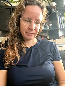 Snapshot of AnnikaRose chatting on October 2025 07:30:02 AM AnnikaRose online show from October 2025 07:30:02 AM