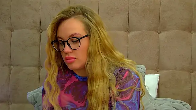 MariaNeumann online show from March 2025 04:22:01 PM