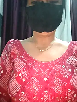 Snapshot of Aishwaryaa_69 chatting on February 2025 02:00:02 PM Aishwaryaa 69 online show from February 2025 02:00:02 PM