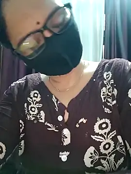 Snapshot of Aishwaryaa_69 chatting on September 2025 04:33:02 AM Aishwaryaa 69 online show from September 2025 04:33:02 AM