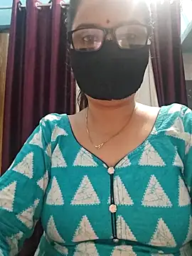 Snapshot of Aishwaryaa_69 chatting on October 2025 09:40:02 AM Aishwaryaa 69 online show from October 2025 09:40:02 AM