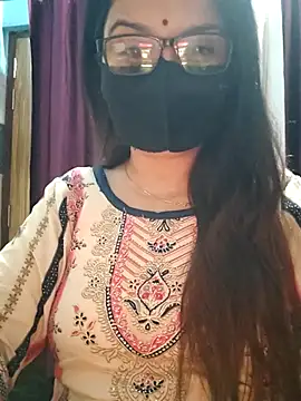 Snapshot of Aishwaryaa_69 chatting on October 2025 04:17:02 PM Aishwaryaa 69 online show from October 2025 04:17:02 PM