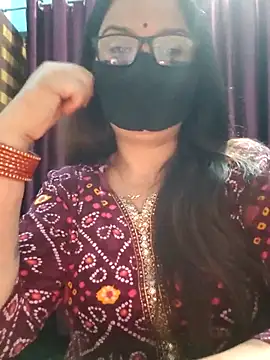 Snapshot of Aishwaryaa_69 chatting on October 2025 04:24:02 PM Aishwaryaa 69 online show from October 2025 04:24:02 PM