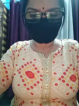 Snapshot of Aishwaryaa_69 chatting on October 2025 04:42:01 PM Aishwaryaa 69 online show from October 2025 04:42:01 PM