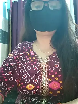 Snapshot of Aishwaryaa_69 chatting on November 2025 12:48:01 PM Aishwaryaa 69 online show from November 2025 12:48:01 PM