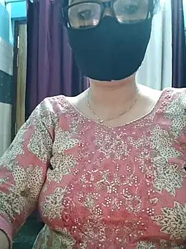 Snapshot of Aishwaryaa_69 chatting on November 2025 02:44:01 AM Aishwaryaa 69 online show from November 2025 02:44:01 AM