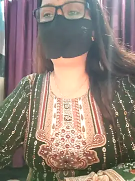 Snapshot of Aishwaryaa_69 chatting on November 2025 08:37:01 AM Aishwaryaa 69 online show from November 2025 08:37:01 AM