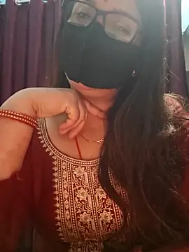 Snapshot of Aishwaryaa_69 chatting on November 2025 03:58:01 PM Aishwaryaa 69 online show from November 2025 03:58:01 PM