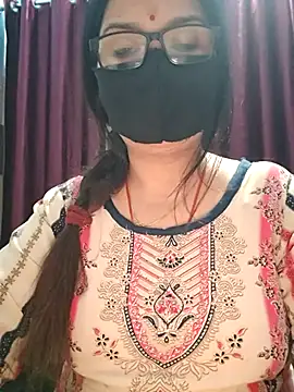 Snapshot of Aishwaryaa_69 chatting on November 2025 01:04:01 PM Aishwaryaa 69 online show from November 2025 01:04:01 PM