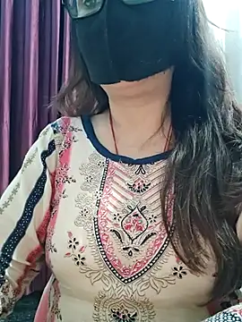 Aishwaryaa 69 online show from February 2026 03:51:01 PM