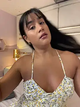 bonniekim  online show from November 2025 05:00:01 PM