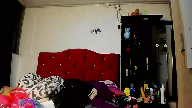 Snapshot of Sweet-Suck69 chatting on November 2025 11:20:02 PM Sweet-Suck69 online show from November 2025 11:20:02 PM