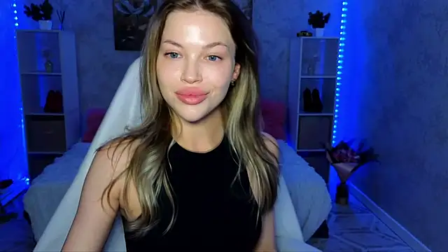 EmmyMills online show from June 2026 08:56:02 PM