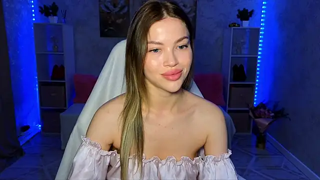 EmmyMills online show from June 2026 09:06:02 PM