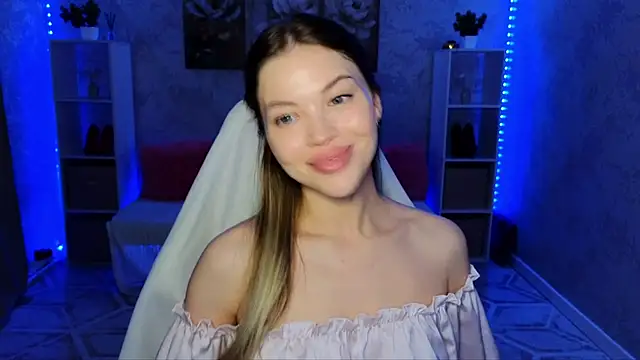 EmmyMills online show from June 2026 09:49:01 PM