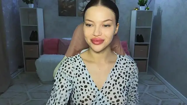 EmmyMills online show from July 2026 12:46:02 AM