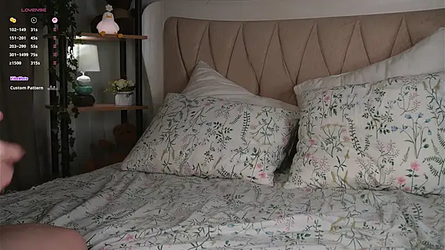 LillianLester online show from March 2025 04:18:01 AM