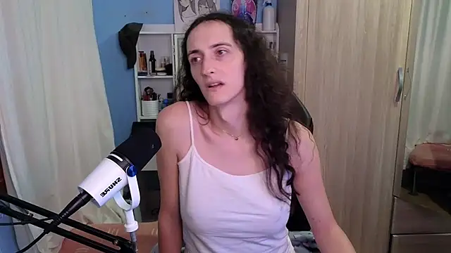 MemiKouki online show from November 2025 05:34:02 PM