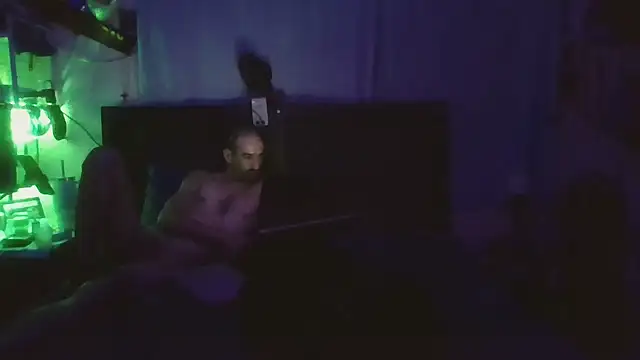 Snapshot of MexItl143 chatting on December 2025 06:07:01 AM MexItl143 online show from December 2025 06:07:01 AM