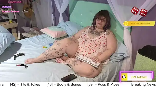 Snapshot of Casserole_Bbw chatting on February 2025 11:04:01 PM Casserole Bbw online show from February 2025 11:04:01 PM