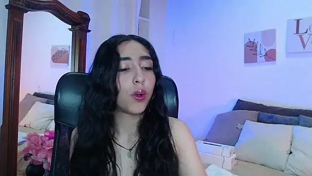 madisex s online show from November 2025 12:38:01 PM