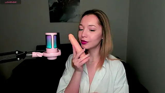 MiaThaine online show from January 2025 01:06:01 AM