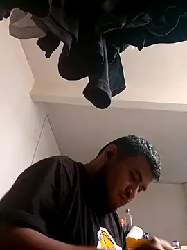 Snapshot of YoSoyLittleBoy chatting on September 2025 06:34:01 PM YoSoyLittleBoy online show from September 2025 06:34:01 PM