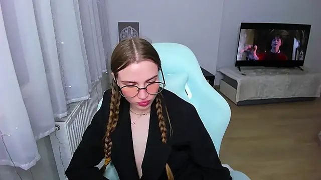 Snapshot of StellaLawless chatting on December 2024 02:43:02 AM StellaLawless online show from December 2024 02:43:02 AM