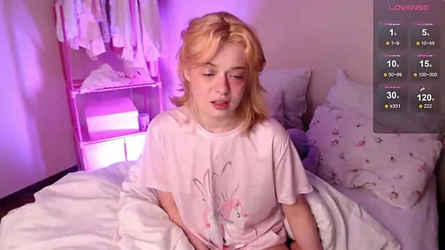 KatieMelone online show from November 2025 01:49:01 AM