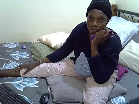 Snapshot of Sweet_Bear chatting on April 2026 05:29:01 PM Sweet Bear online show from April 2026 05:29:01 PM